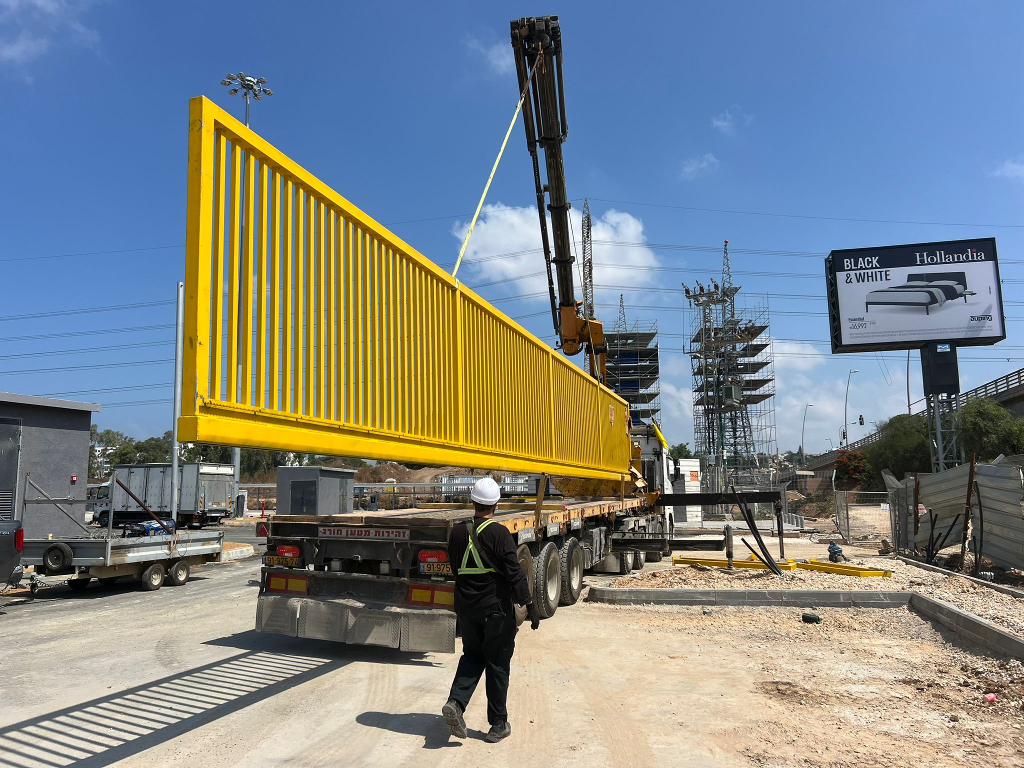 פרגולה משולבת אלומיניום וברזל